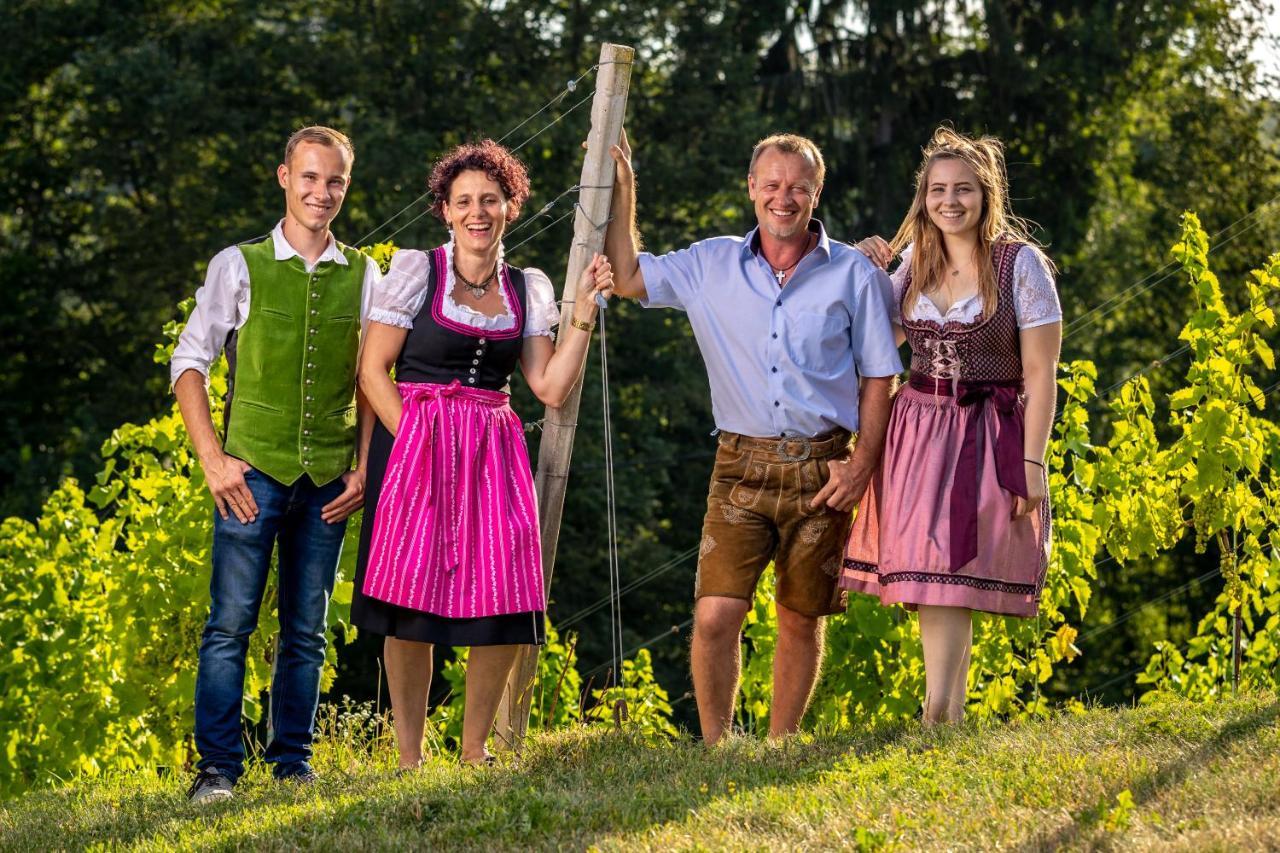 Weingut-Gaestehaus Birnstingl Gamlitz Bagian luar foto